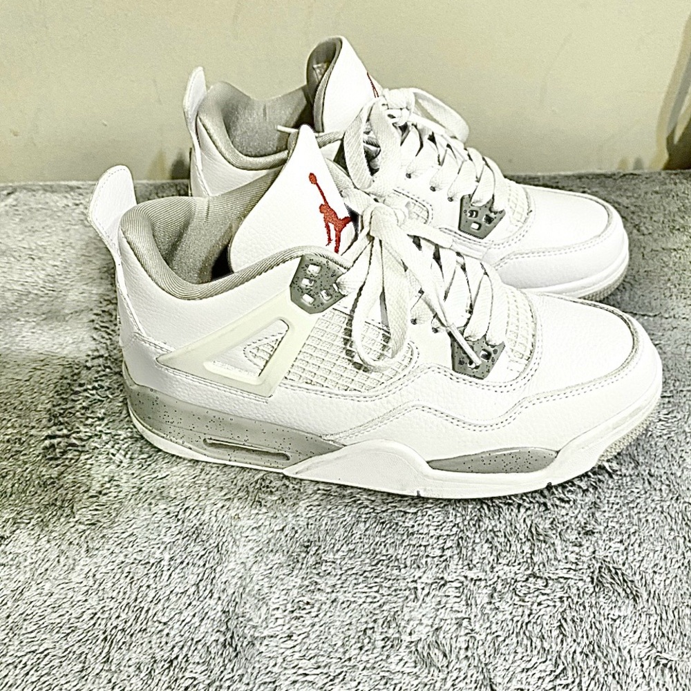 Nike Jordan’s Women's Sneakers - White